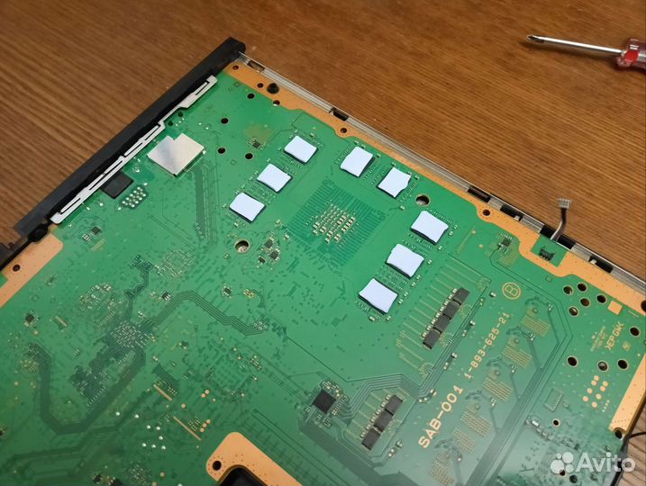 Чистка PlayStation 4 с заменой термопасты