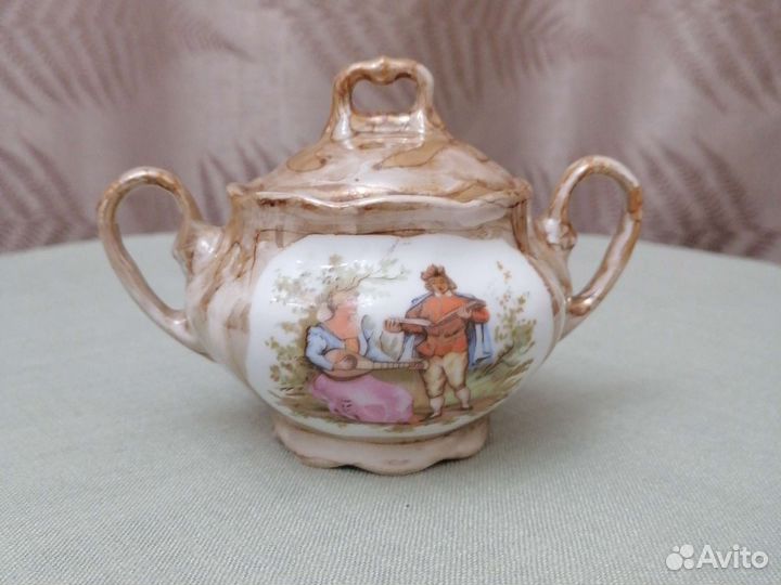 Часть кофейного чайного сервиза