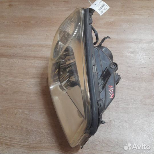 Фара галоген правая Toyota Rav4 20 CA 2003-2005