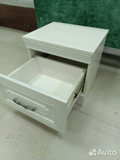Тумба прикроватная