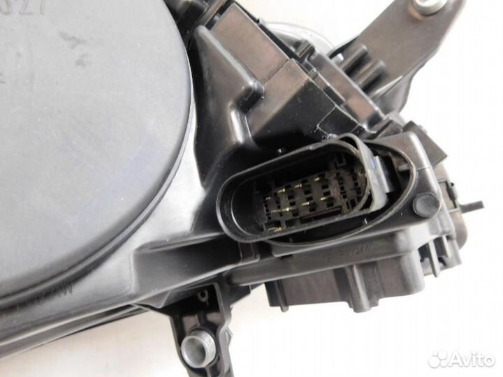 Фара левая Volkswagen Passat CC