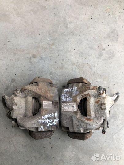 Nissan terrano правый/левый передние суппорта