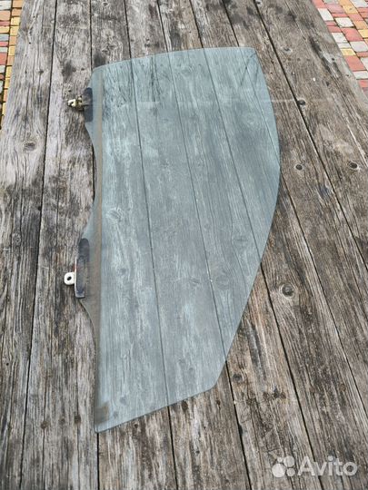 Toyota corolla 2003 130 USA стекло переднее правое