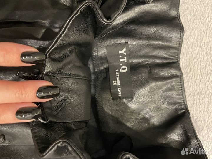 Кожаные шорты