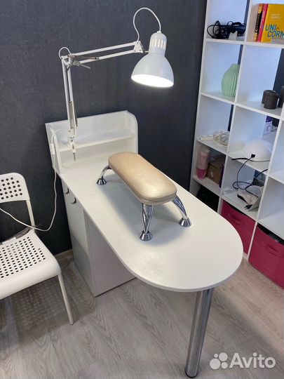 Маникюрный стол складной