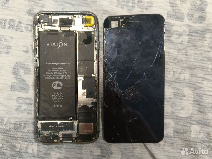 iPhone 8, 64 ГБ
