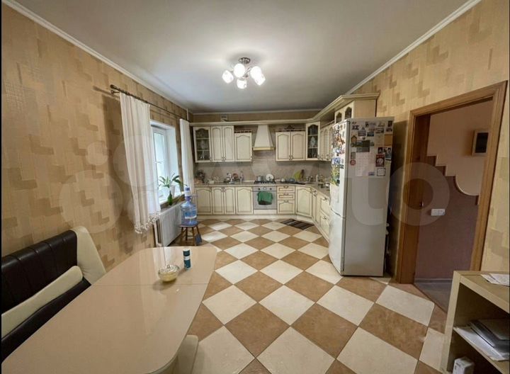 Коттедж 271 м² на участке 15 сот.