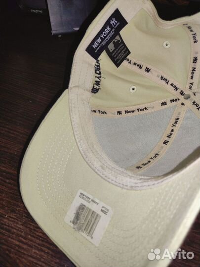 Бейсболка New Era бежевая New York