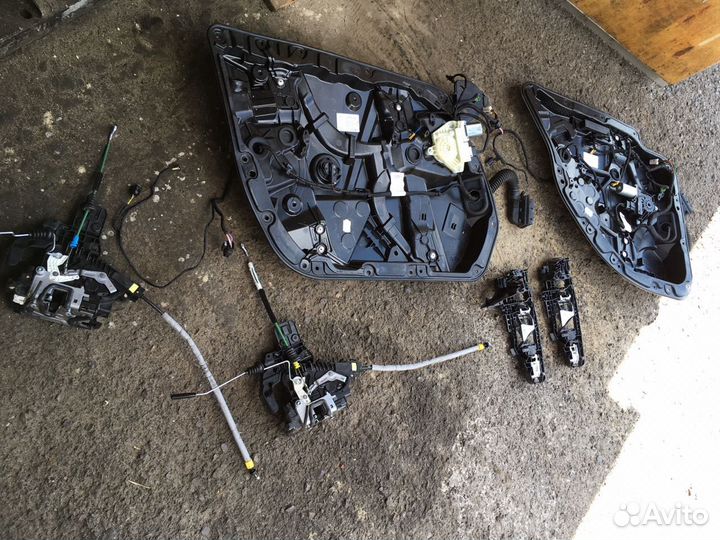 Стеклоподъёмники дверей Mercedes W205