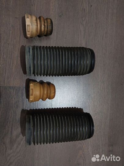 Пыльники стойки амортизатора комплект