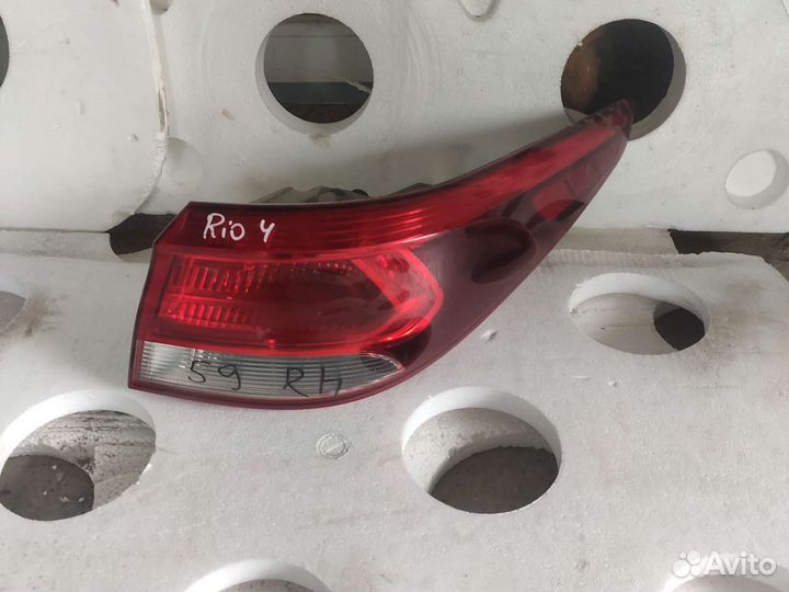 Фонарь правый наружный Kia Rio 4 заводская