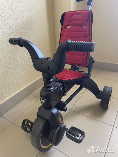 Детский велосипед с ручкой складной Doona