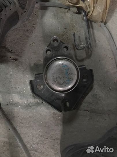 Подушка двигателя передняя правая Ford Fusion свк
