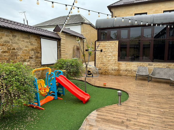 Дом 450 м² на участке 4,5 сот.