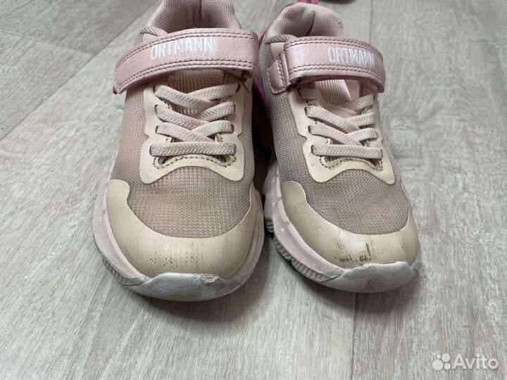 Кроссовки детские