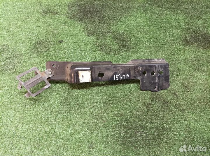 Кронштейн (сопут. товар) Audi Q7 2005