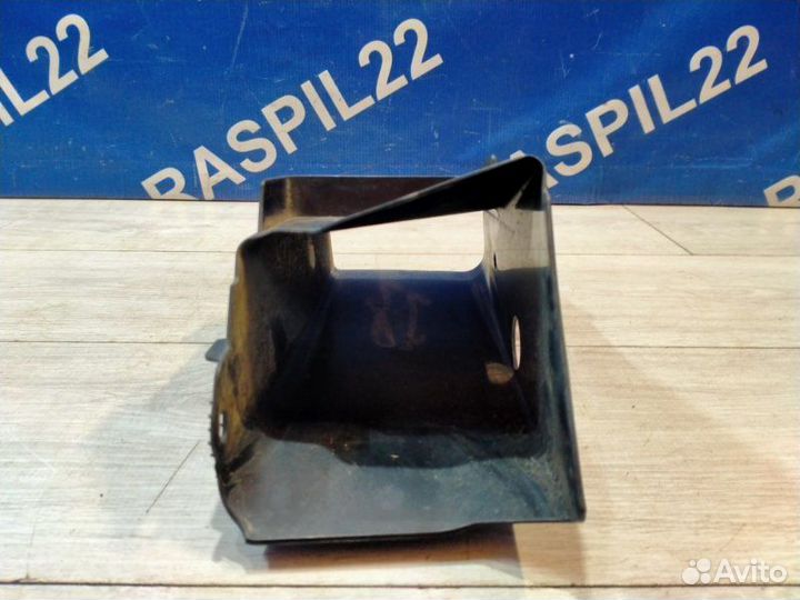 Воздуховод правый Bmw 528I F10 N52B30 06.2010