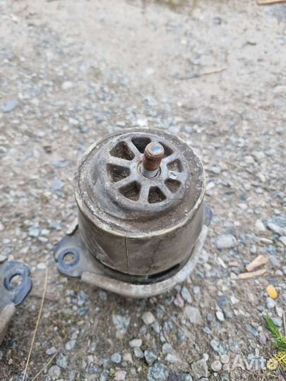 7L8199131A Опора двигателя Touareg 3.0 tdi