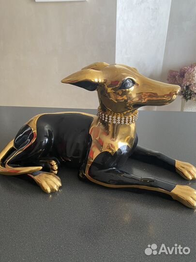 Статуэтка собака