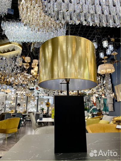 Настольная лампа