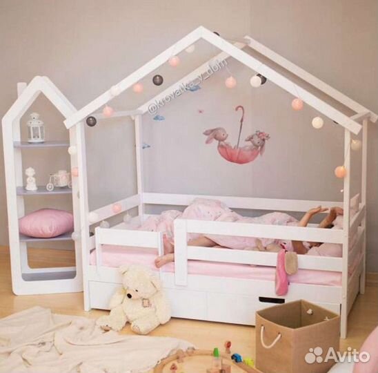 Детская кроватка в наличии домик избушка