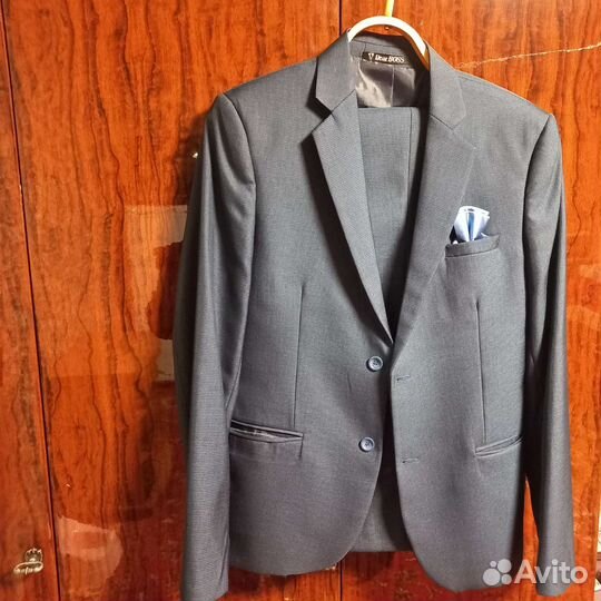 Продам костюм