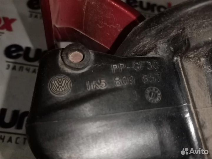 Лючок бензобака VW Jetta 2006-2011