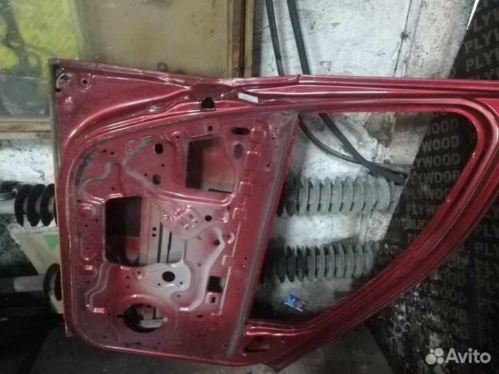 Дверь водительская Рено дастер