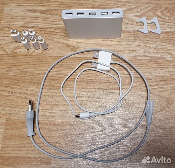 Зарядная станция на 5 USB с питанием для ноутбука