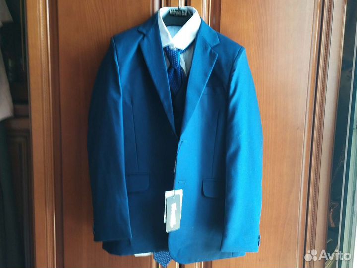 Костюм (тройка)