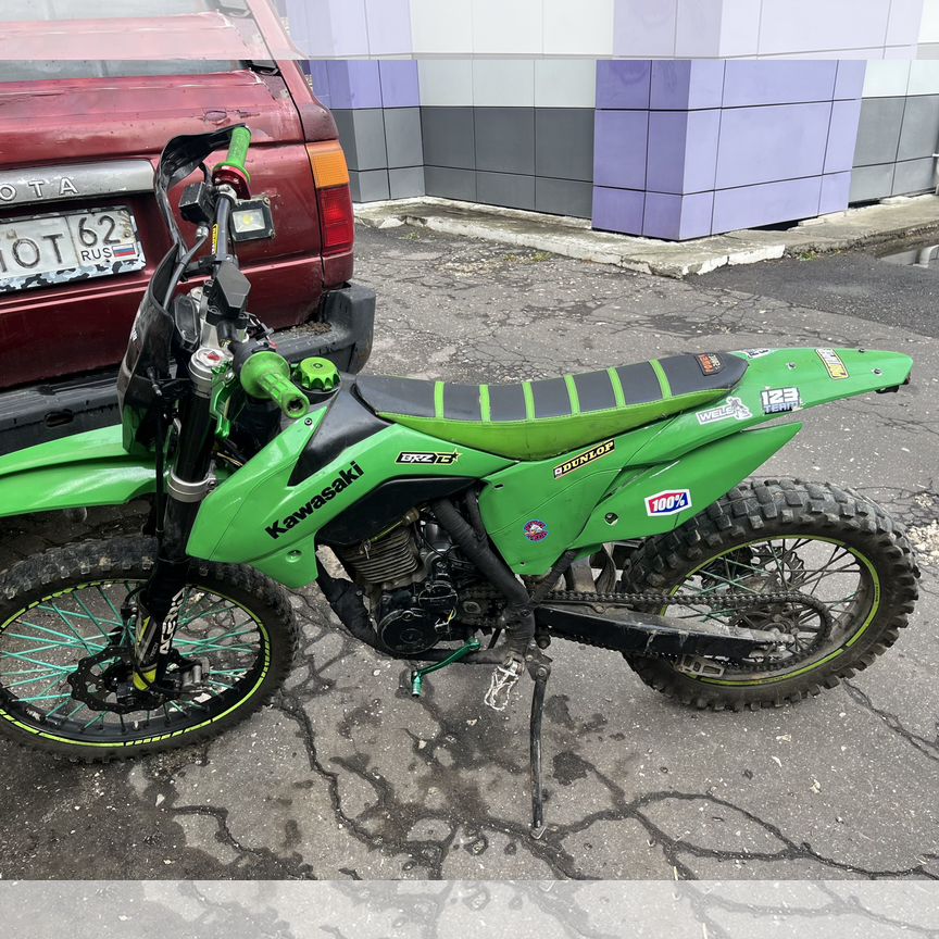 Әуесқойлық порно видео онлайн: Әкем өзінің қызын пойызда трахает