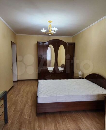 2-к. квартира, 90 м², 2/8 эт.