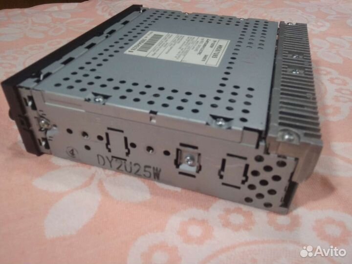 CD проигрыватель Mitsubishi