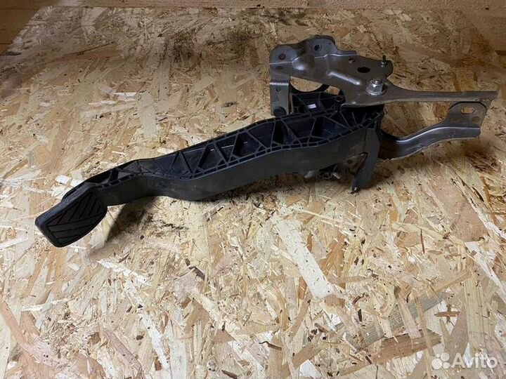 Педаль сцепления Suzuki Vitara 2LY