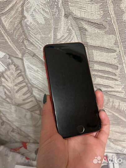 Телефон iPhone se 2020