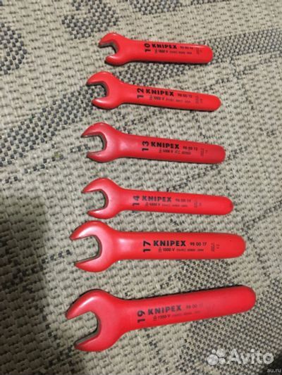 Коллекция изолированных ключей Knipex