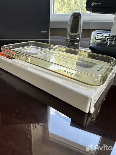 Чехол на iPhone 13 pro Spigen оригинал
