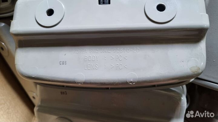 Плафон с очечником Киа спектра