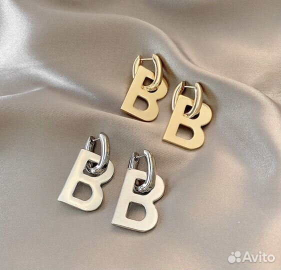 Серьги в стиле Balenciaga gold