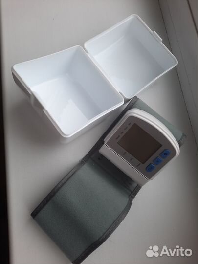 Тонометр на запястье