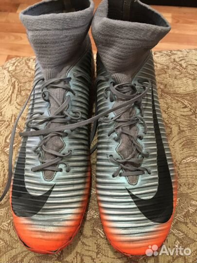 Футбольные бутсы