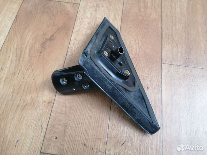 Крепление зеркала Toyota Verossa левое