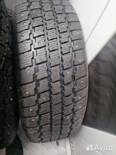 Cooper Weather-Master S/T 2 215/60 R17