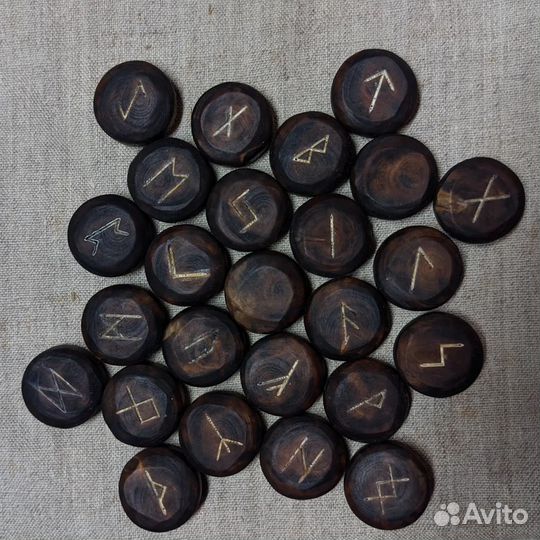 Руны из дерева