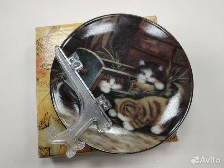 Тарелка декоративная кошки