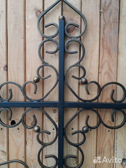 Крест металлический с элементами ковки