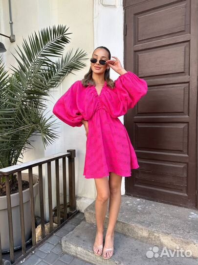 Платье из муслина с вышивкой