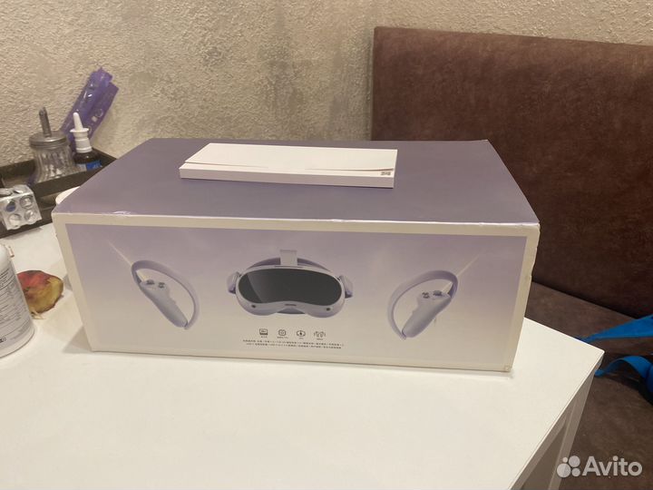 Vr шлем pico 4 256 гб с комплектом