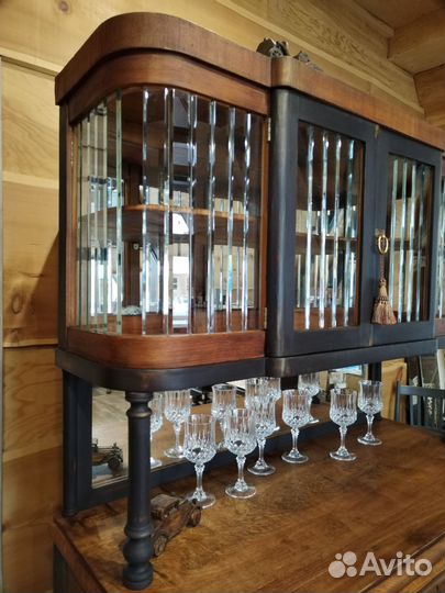 Старинный буфет