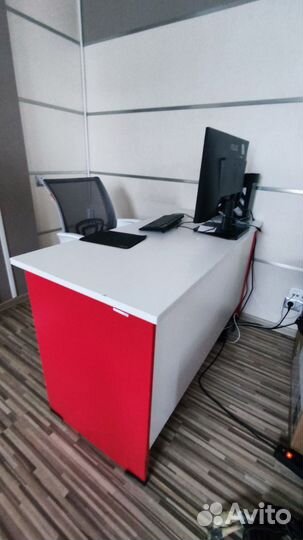 Продается столы, тумбы, шкафы, стулья